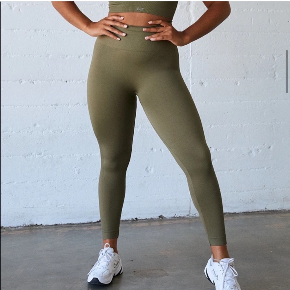Set Active Scupltflex Legging in Cactus Green